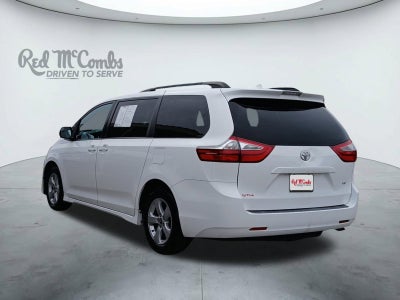 2018 Toyota Sienna LE