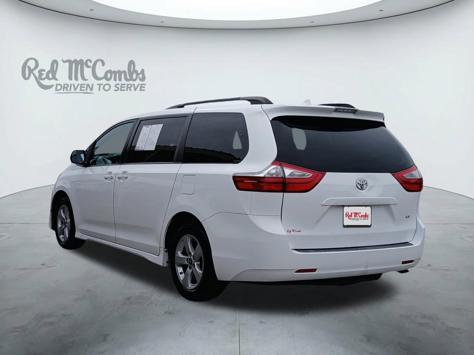 2018 Toyota Sienna LE