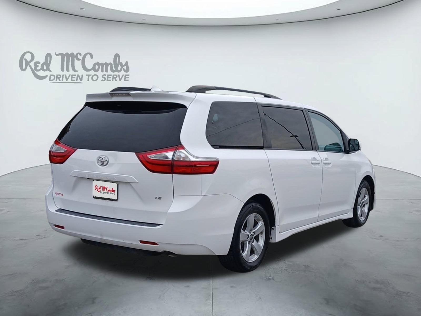 2018 Toyota Sienna LE