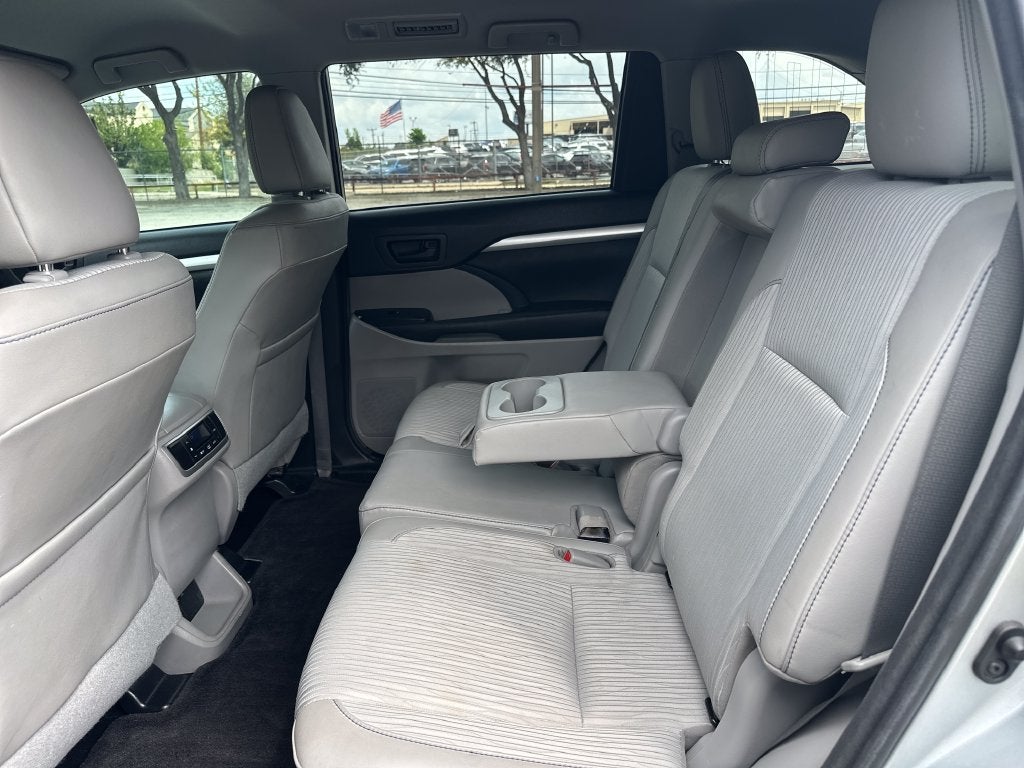 2017 Toyota Highlander LE Plus