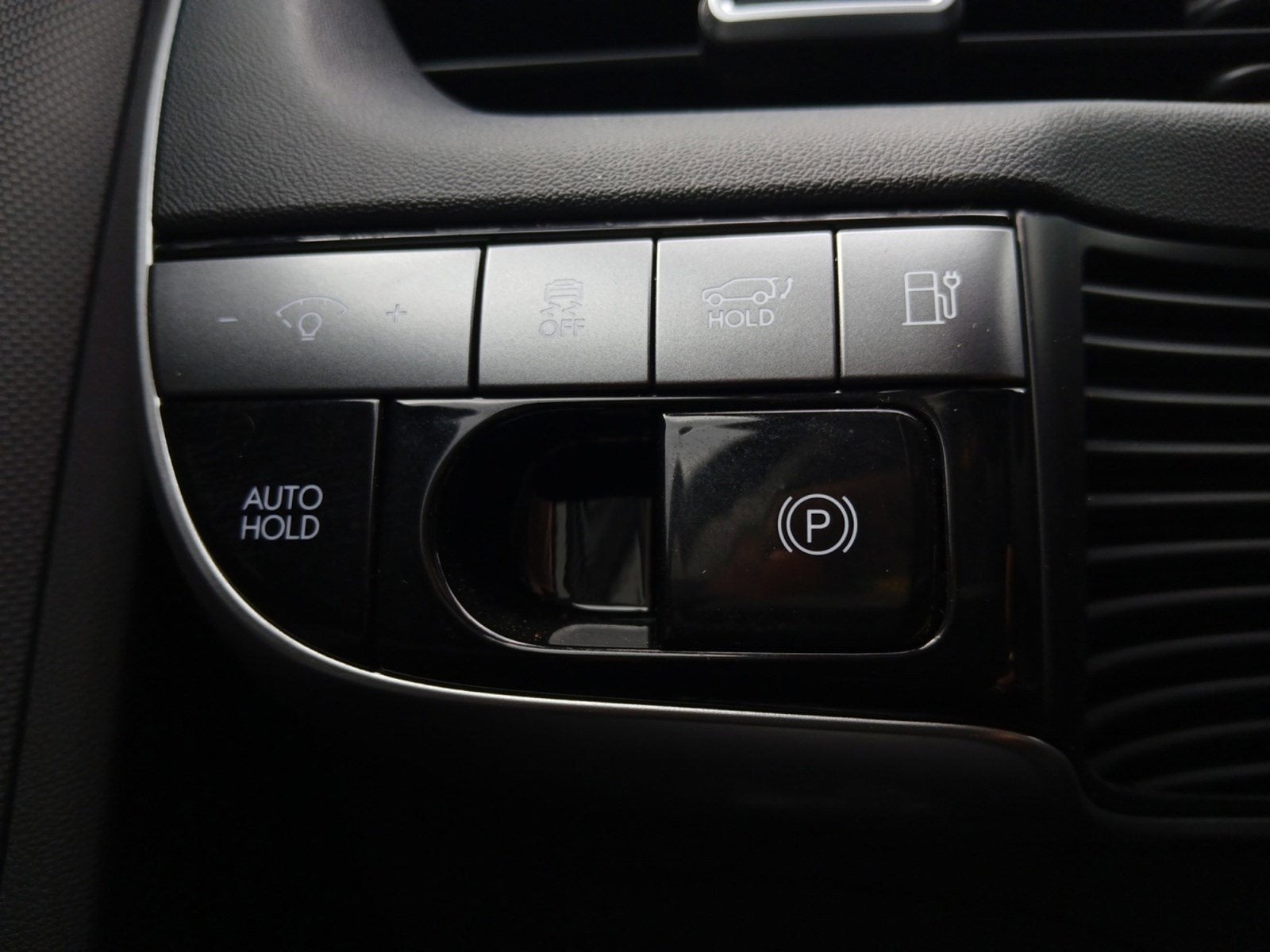 2025 Hyundai IONIQ 5 SEL W/ SMART CRUISE CONTROL & WIRELESS CHARGER