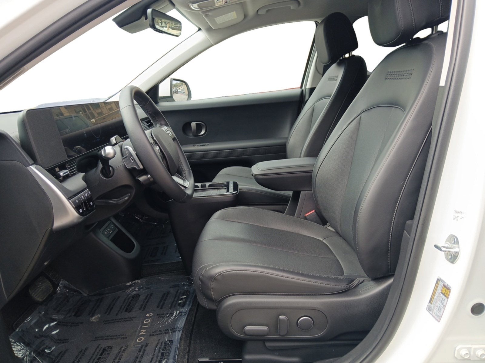 2025 Hyundai IONIQ 5 SEL W/ SMART CRUISE CONTROL & WIRELESS CHARGER