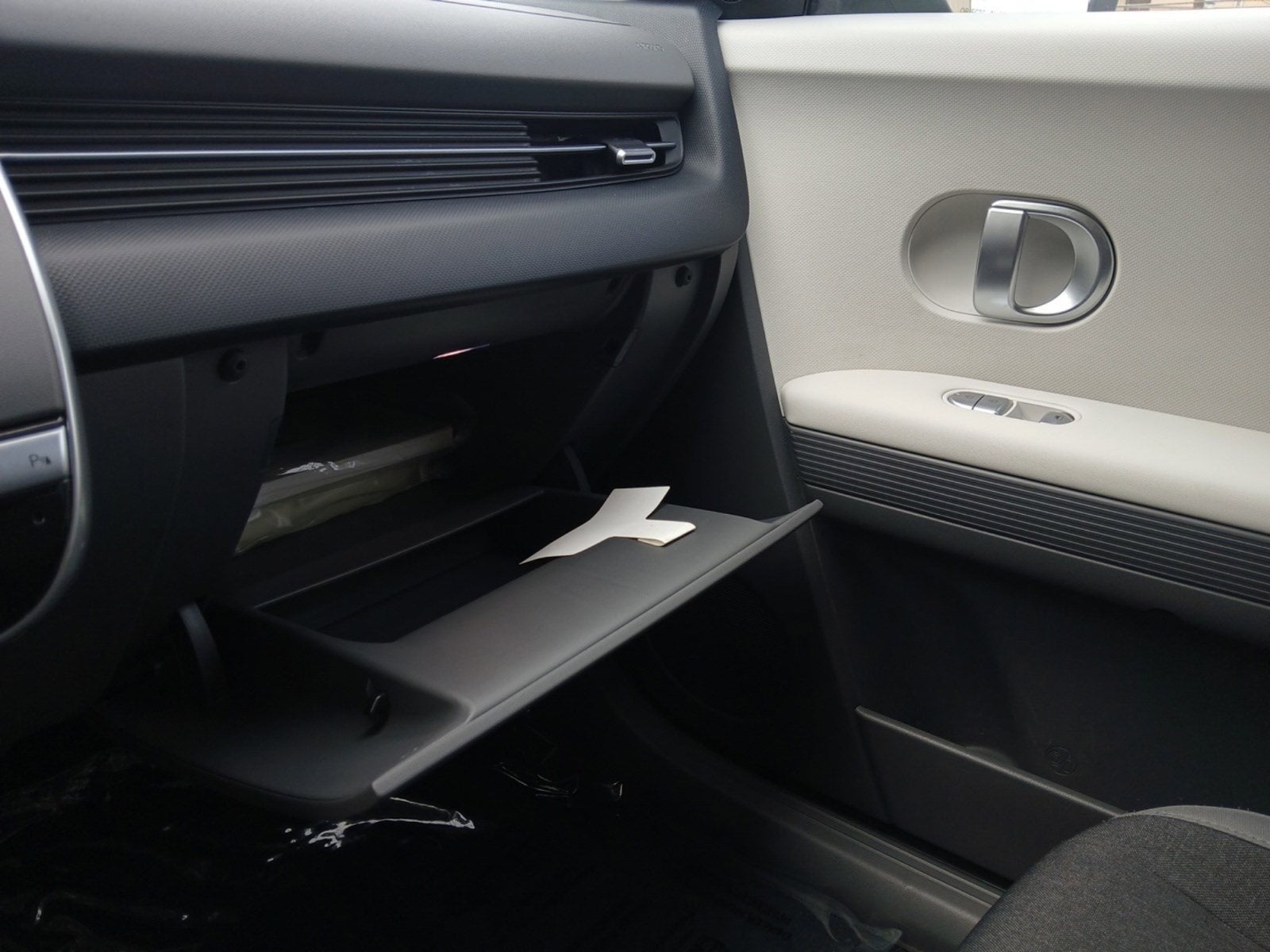 2023 Hyundai IONIQ 5 SE Standard Range