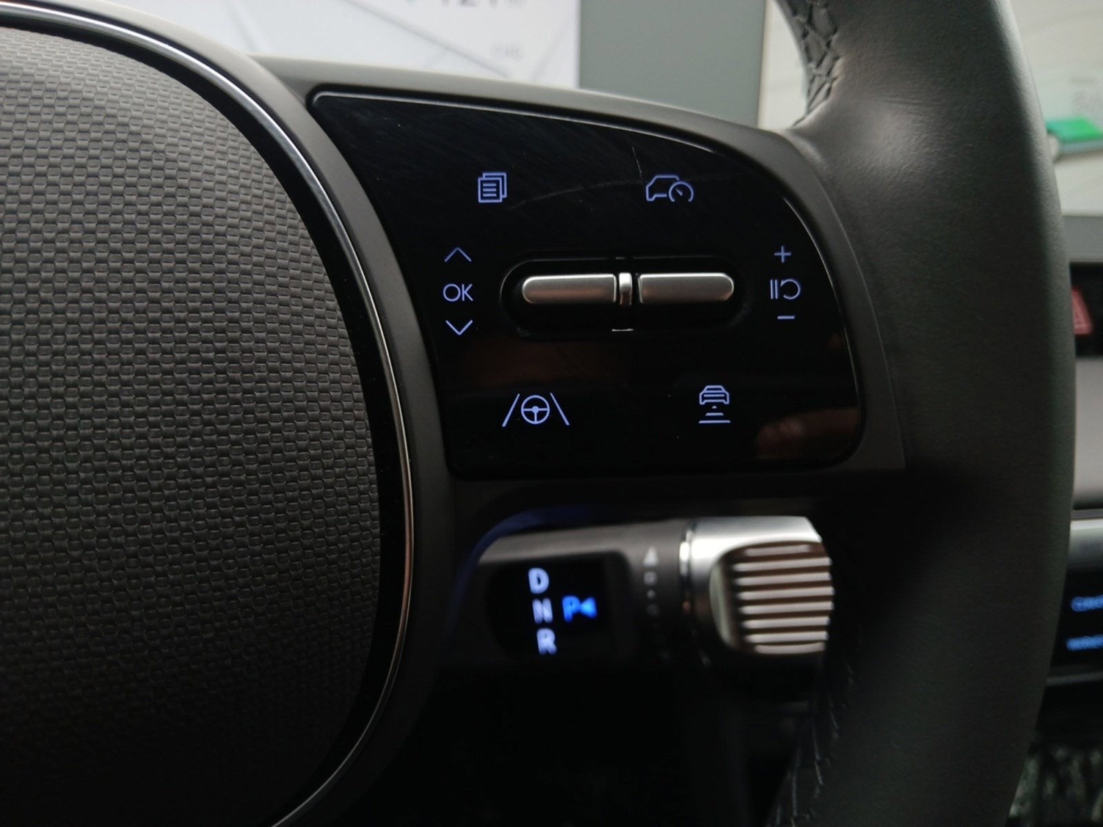 2024 Hyundai IONIQ 5 SE Standard Range