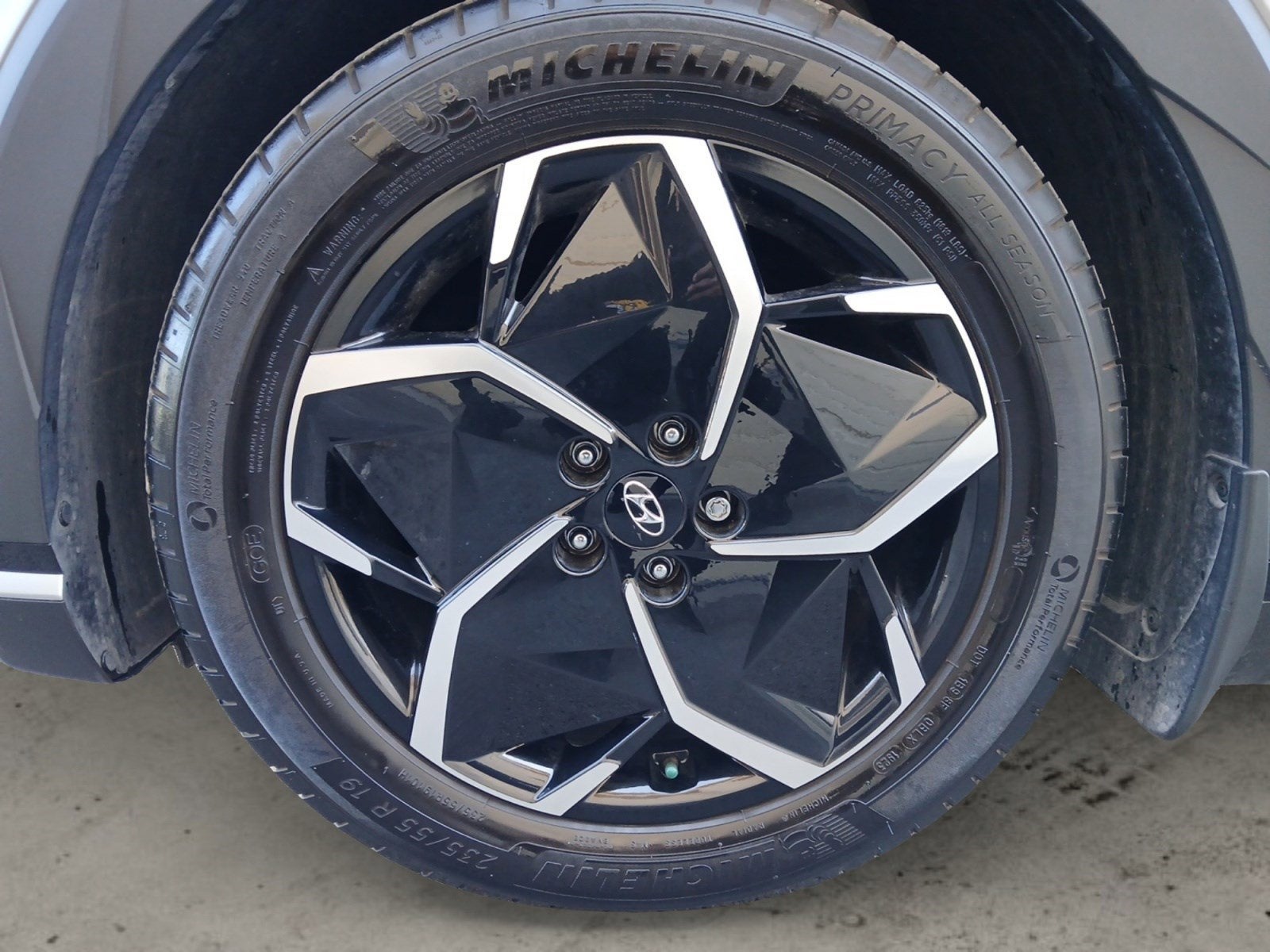 2024 Hyundai IONIQ 5 SEL