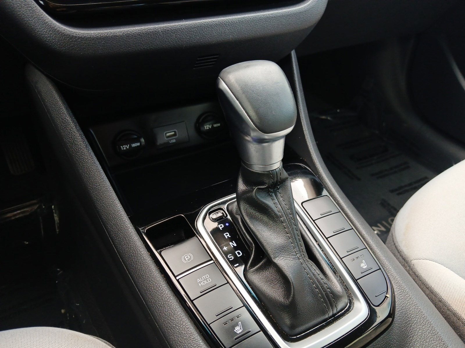 2022 Hyundai Ioniq Hybrid SE