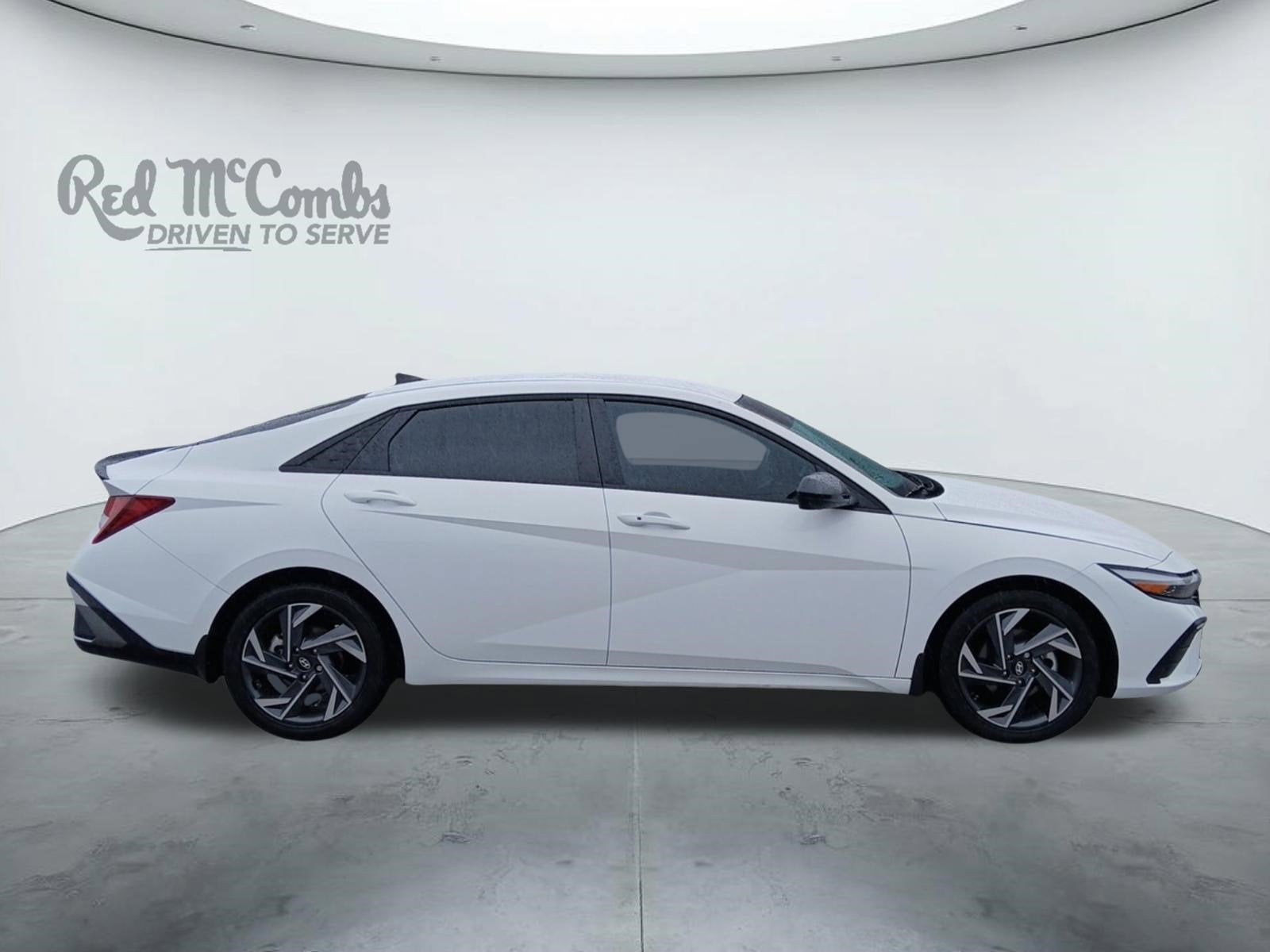 2025 Hyundai Elantra SEL Sport W/ REARVIEW CAMERA AND DYNAMIC GUIDELINES