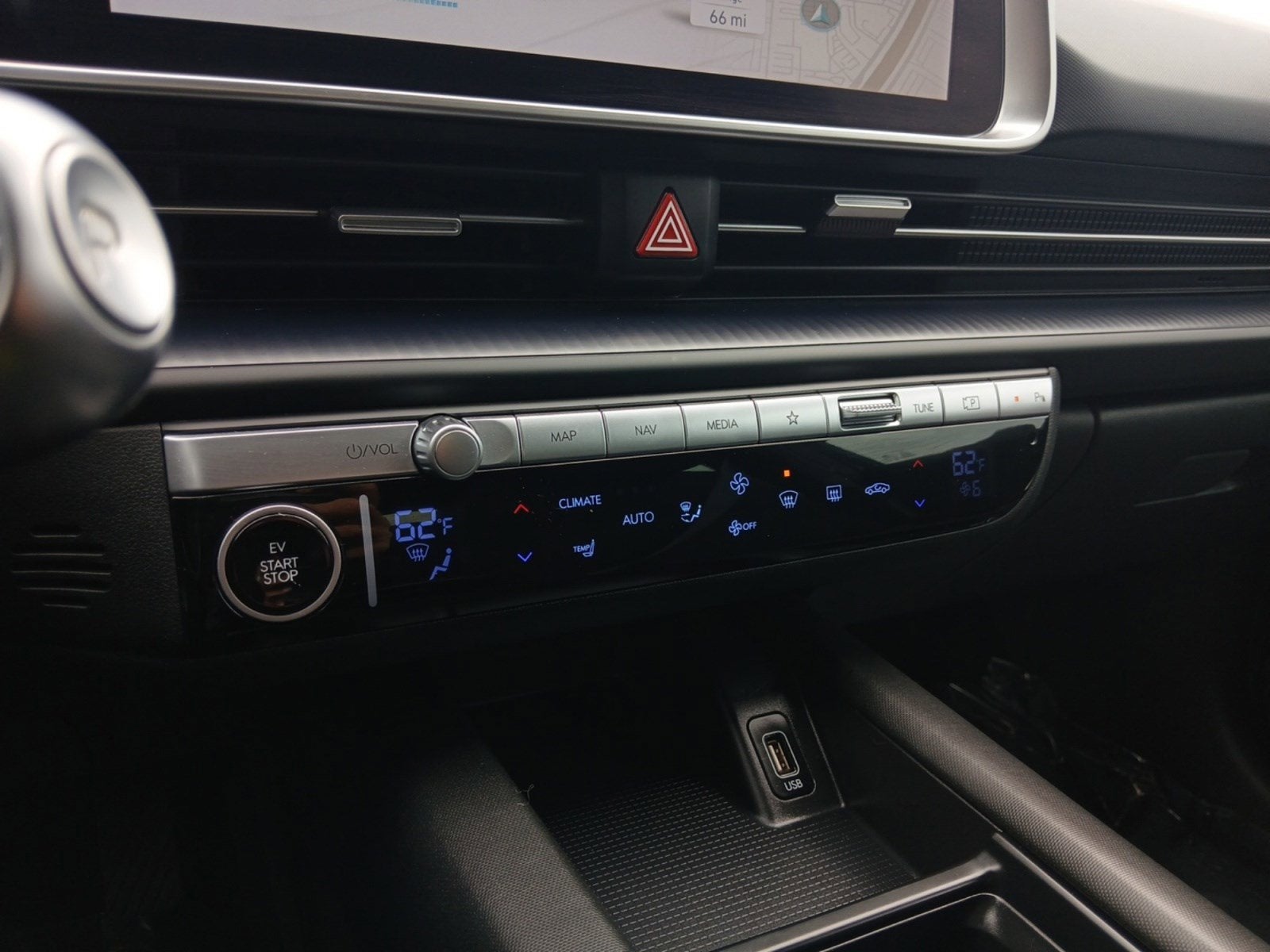 2024 Hyundai IONIQ 6 SE W/ NAVIGATION & BACK-UP CAMERA