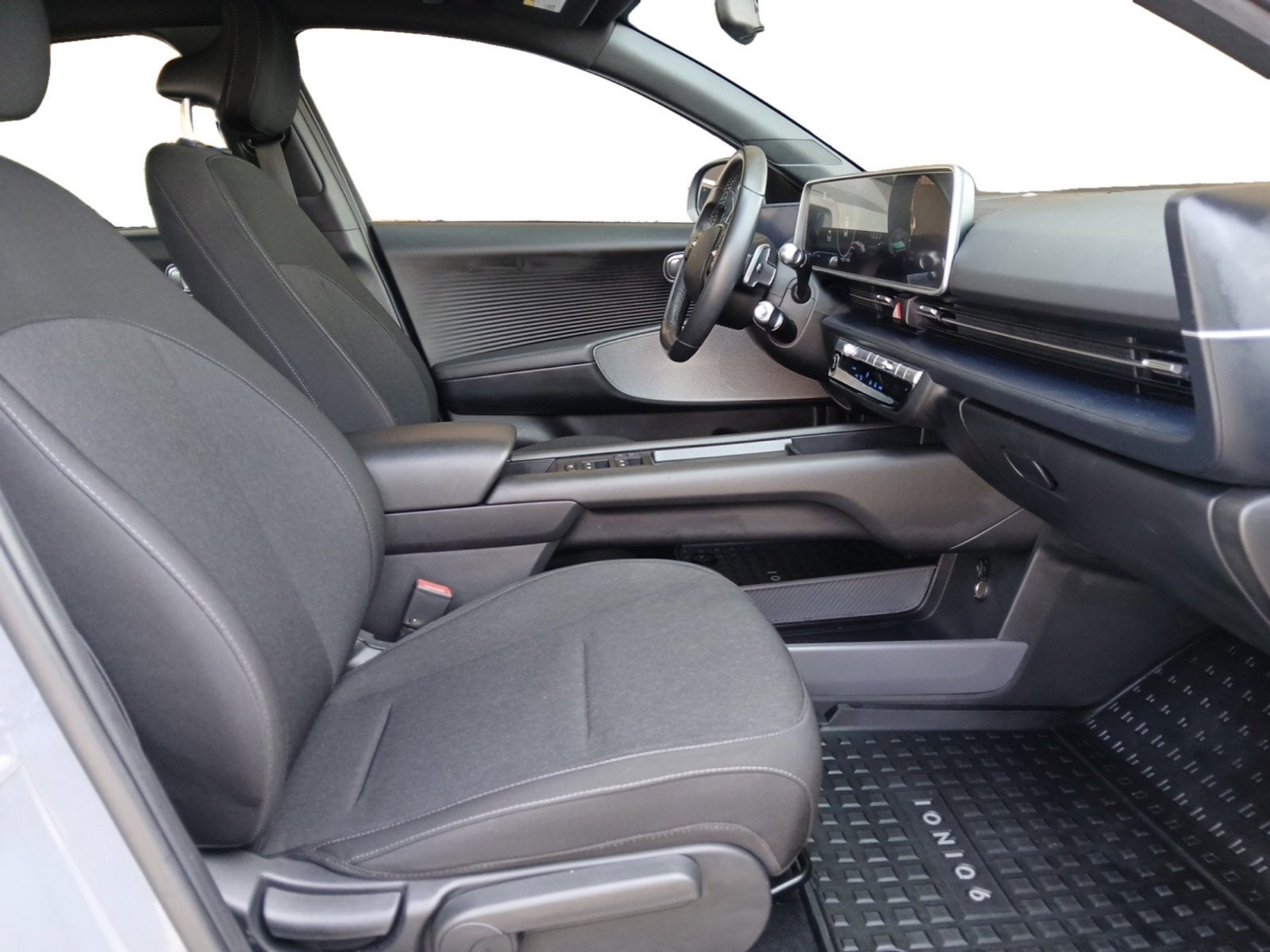 2024 Hyundai IONIQ 6 SE