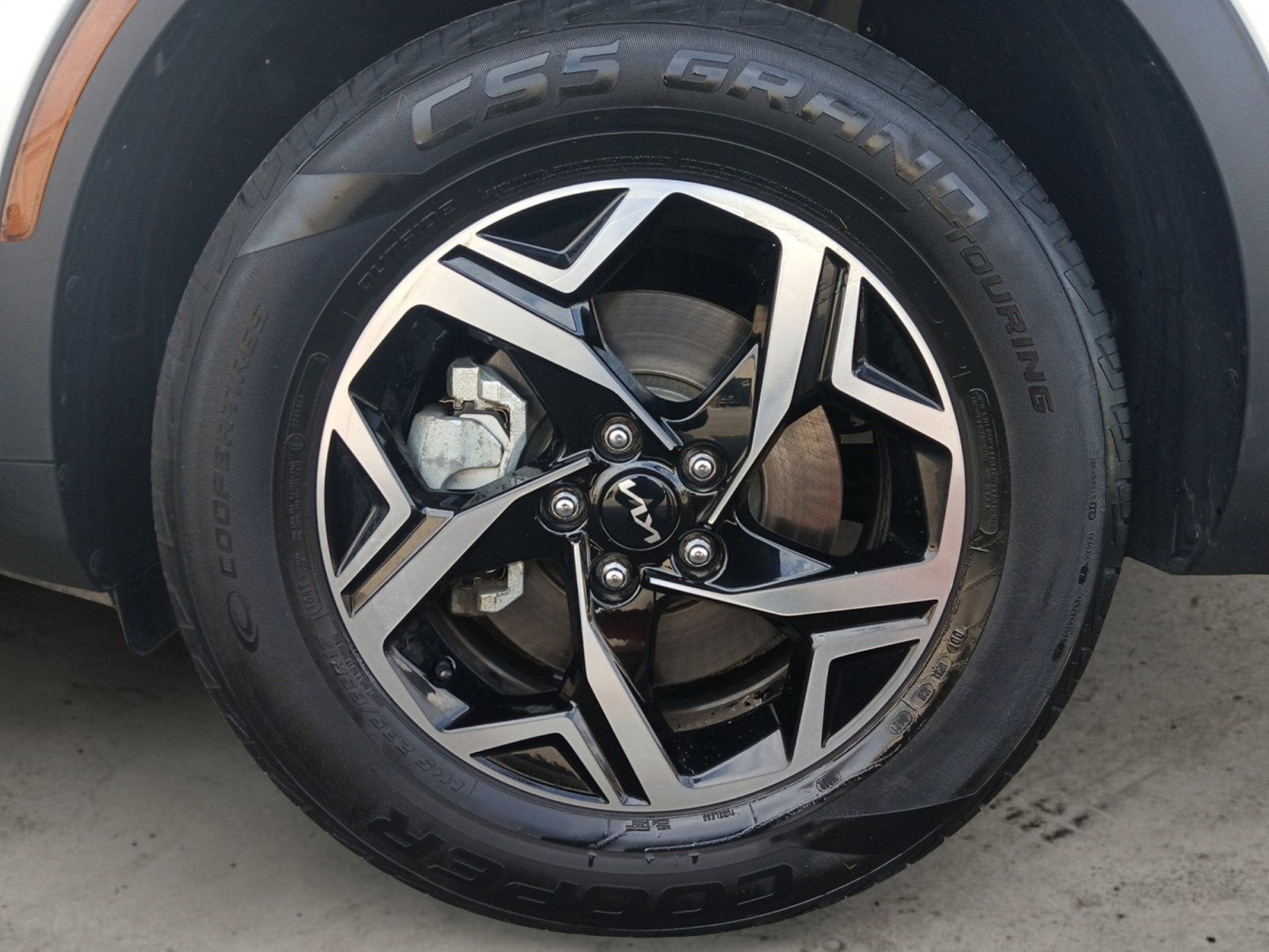 2024 Kia Sportage LX W/ REARVIEW MONITOR AND PARKING GUIDELINES