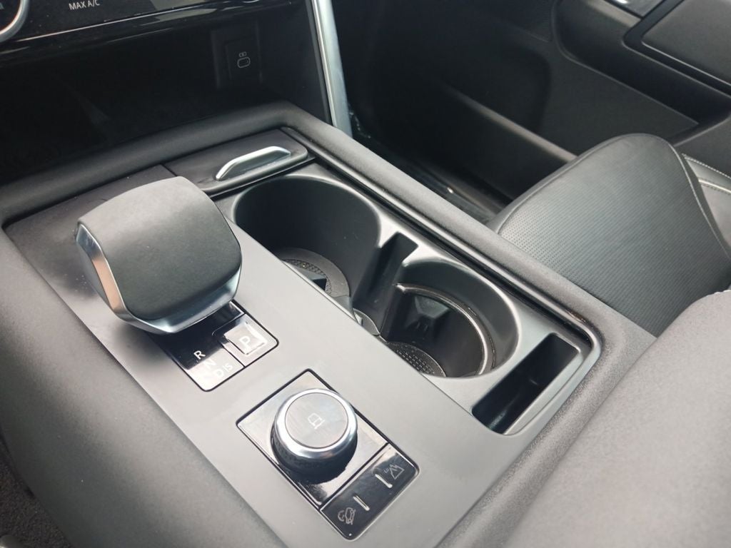 2023 Land Rover Discovery Metropolitan Edition