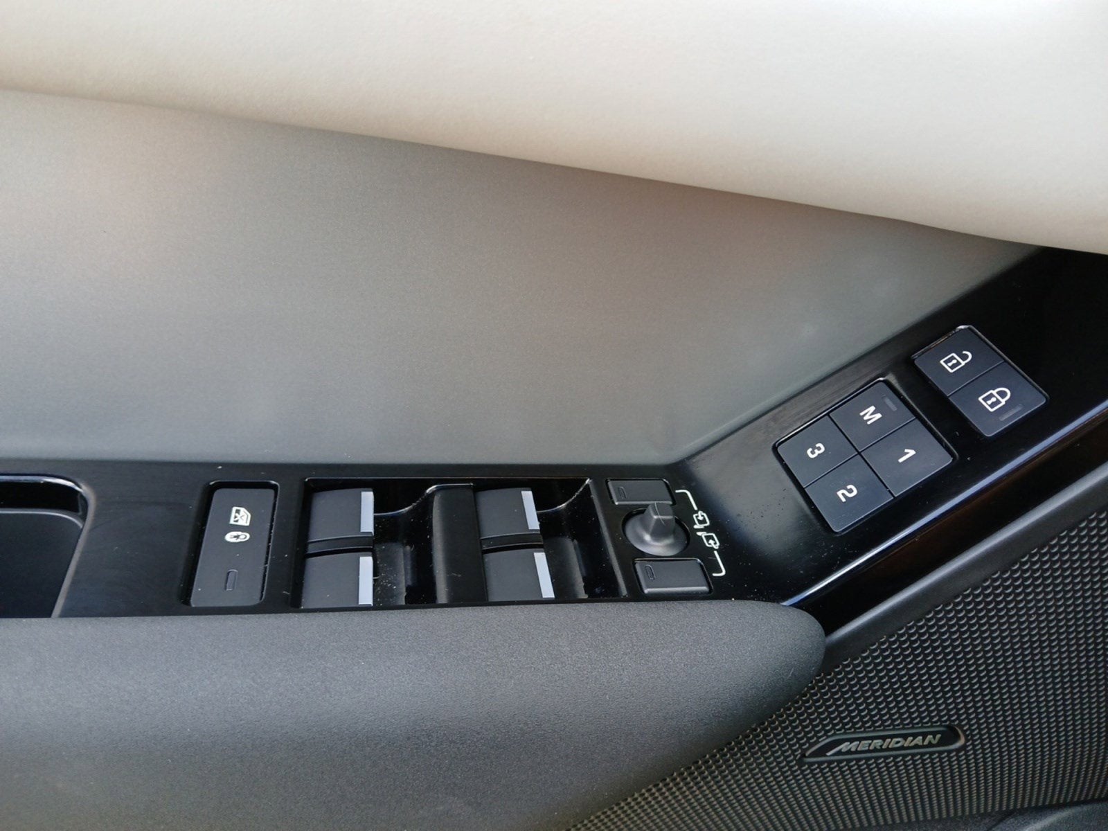 2025 Land Rover Range Rover Velar S