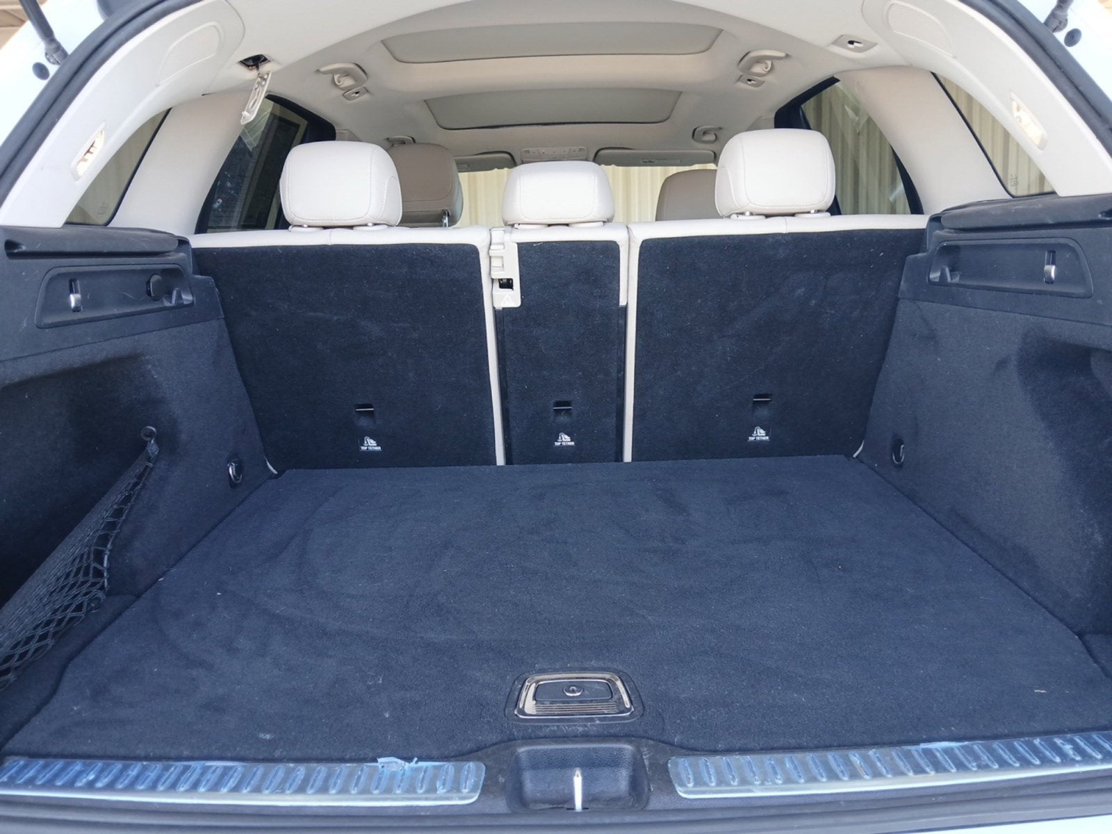 2022 Mercedes-Benz GLC 300 W/ AUTONOMOUS EMERGENCY BRAKING