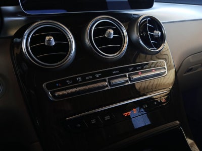 2022 Mercedes-Benz GLC 300 W/ AUTONOMOUS EMERGENCY BRAKING