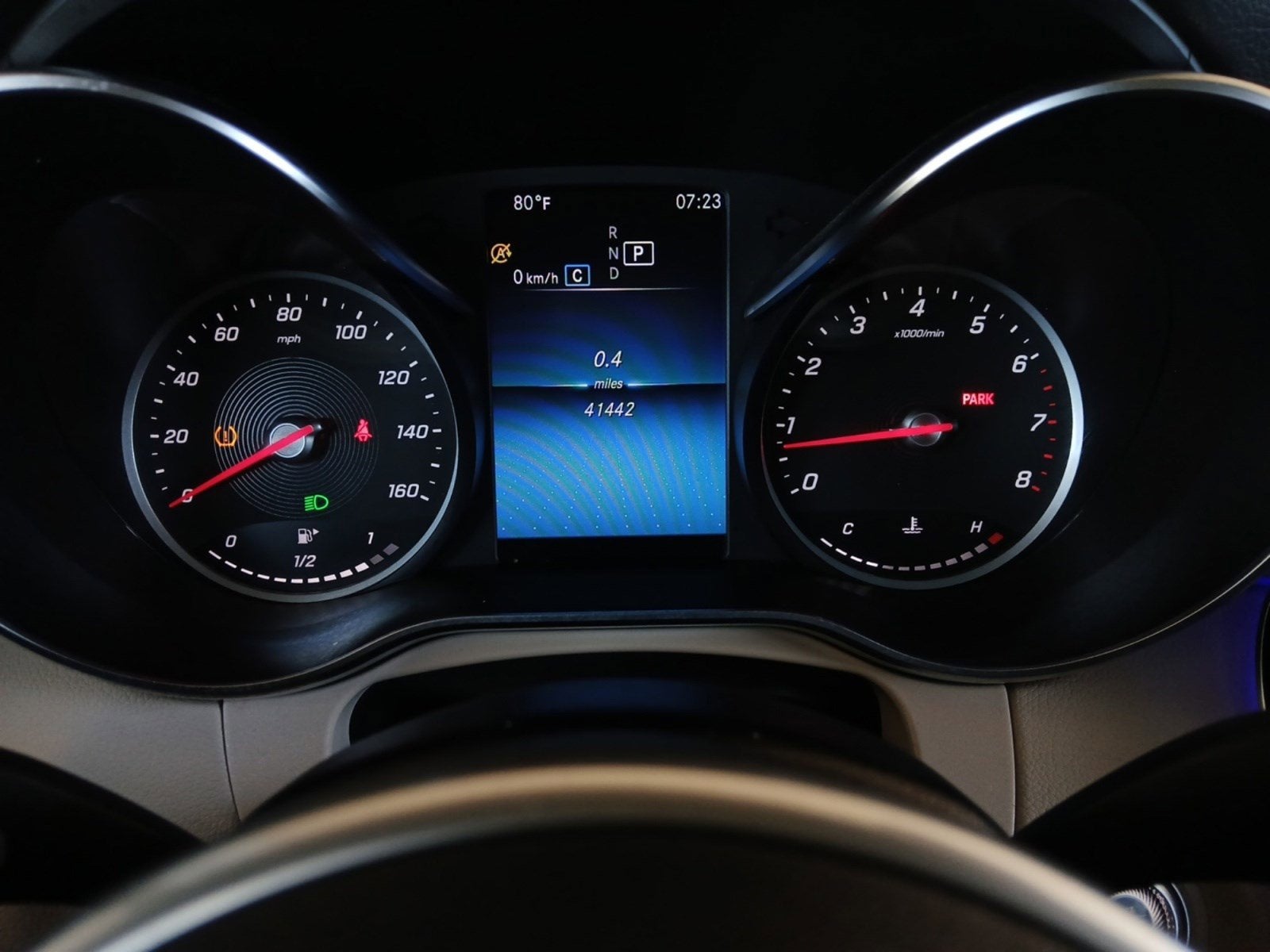 2022 Mercedes-Benz GLC 300 W/ AUTONOMOUS EMERGENCY BRAKING