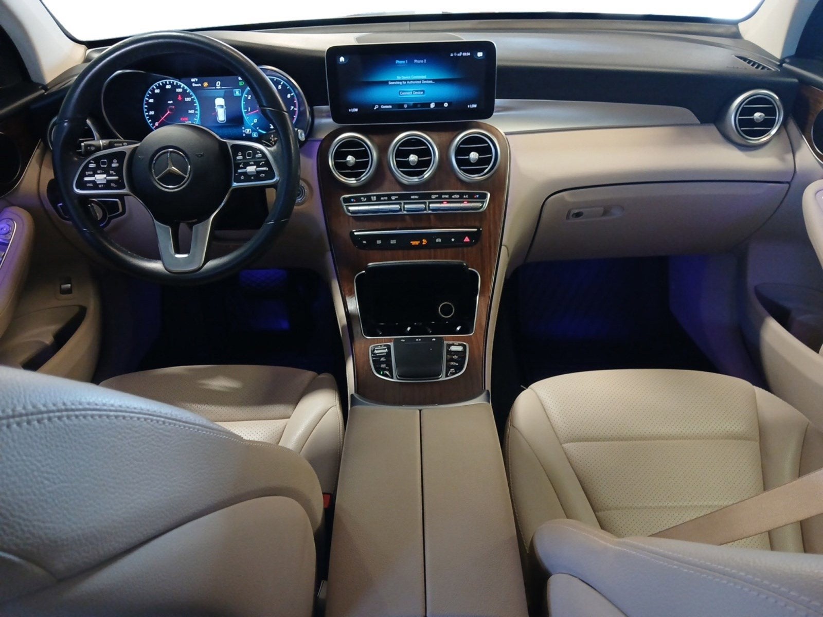 2021 Mercedes-Benz GLC 300 W/ PANORAMA SUNROOF & AMBIENT LIGHTING