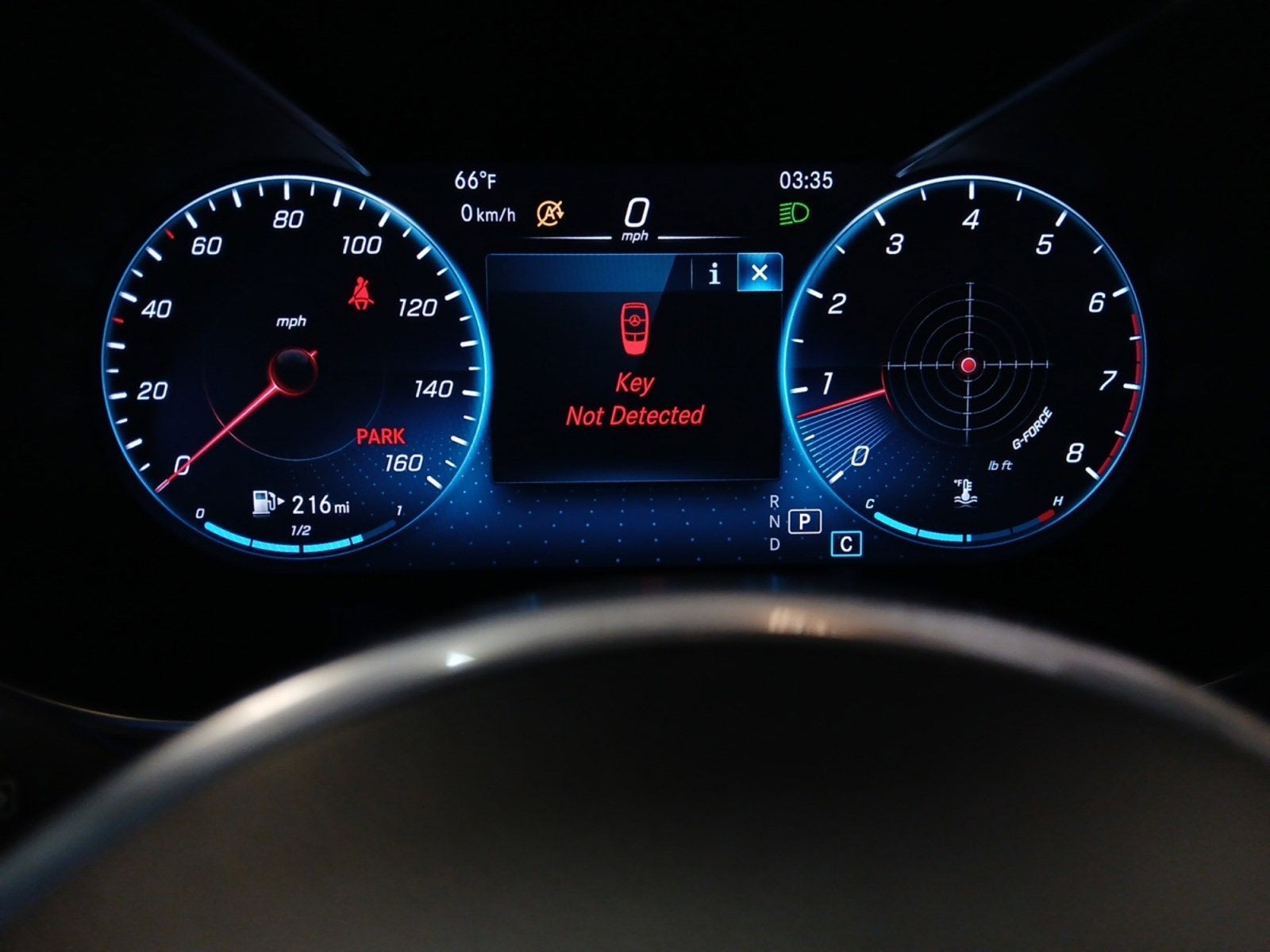 2021 Mercedes-Benz GLC 300 W/ PANORAMA SUNROOF & AMBIENT LIGHTING