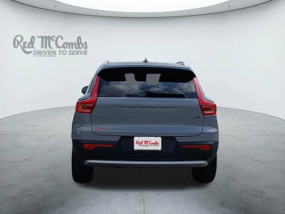 2024 Volvo XC40 B5 Core W/ POWER TAILGATE & PANORAMIC MOONROOF
